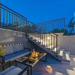 Seaview With Pool - Yellow טרוגיר