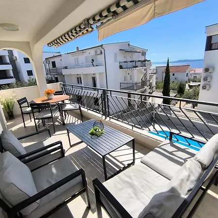 Seaview With Pool - Yellow Trogir