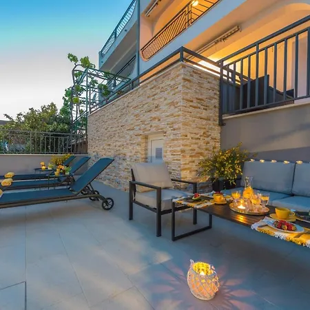 Seaview With Pool - Yellow Appartement