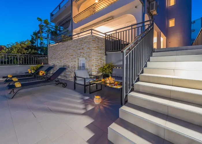 Seaview With Pool - Yellow * Trogir